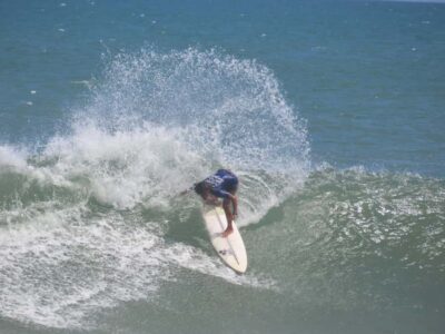 Best Surf Lesson around Uluwatu - The 90 minutes: theory on land, then straight to the waves