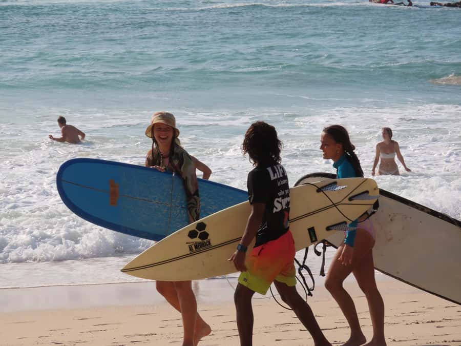 Best Surf Lesson around Uluwatu - Gear and comfort: board rental, rash guard, and what to pack