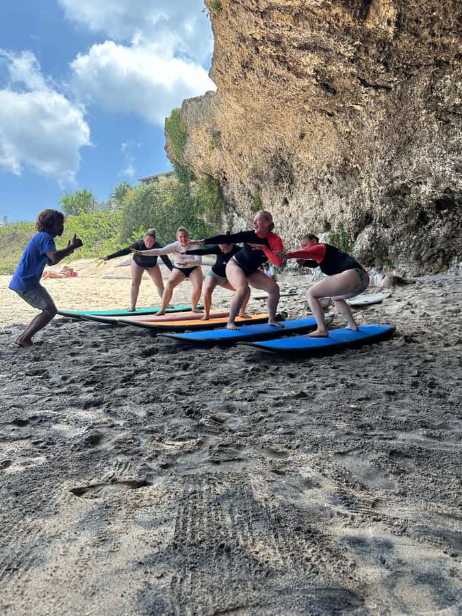 Best Surf Lesson around Uluwatu - A practical plan for your day in Uluwatu