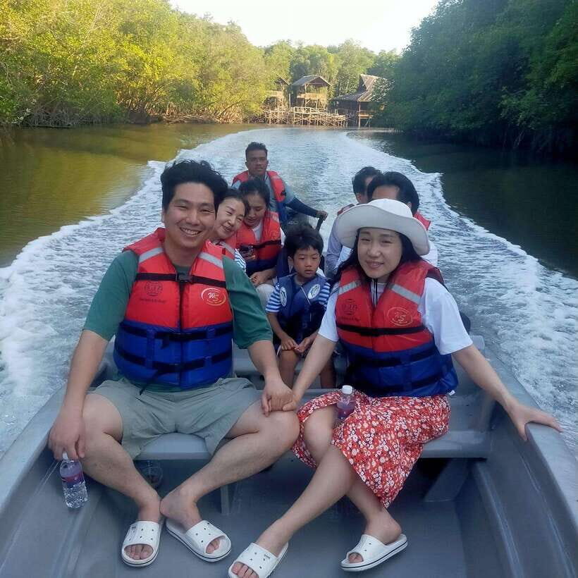 (: BINTAN :) Full Day Tour ( PRIVATE tour ) - Stop 2: Sand dunes and Blue Lake area for outdoor photos