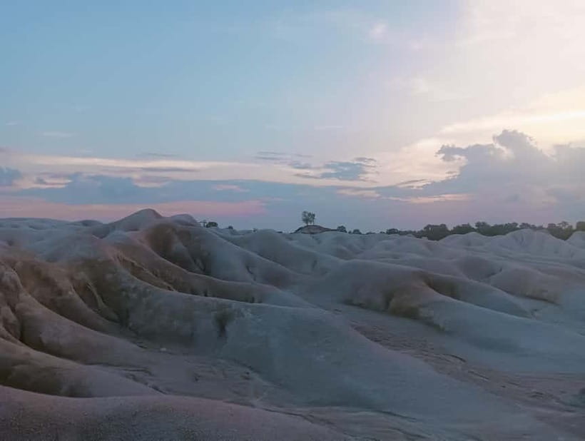 Bintan: private Tour of the Bintan Desert and Blue Lake - Painted-Blue Waters and Golden Sands in One Short Visit