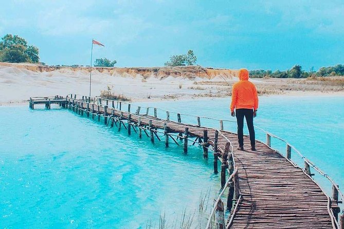 Bintan Sand Dunes and Blue Lakes Half-Day Tour with Lunch - Tanjung Uban Temple, Souvenirs, and Handy Craft Time