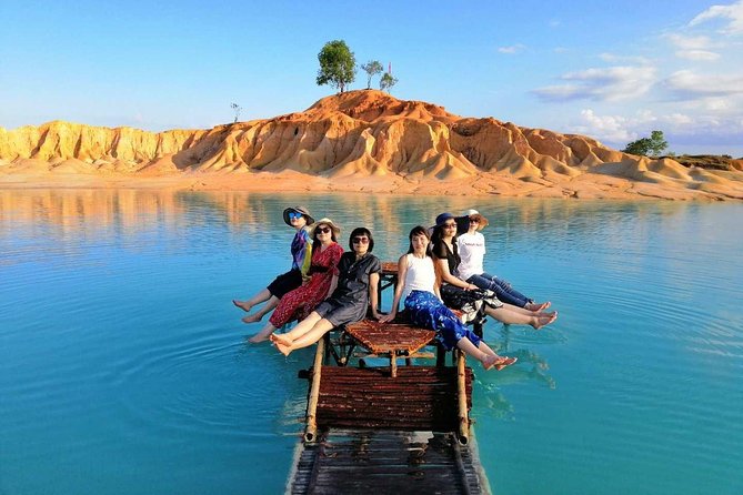 Bintan Sand Dunes & Blue Lakes Tour with Lunch - Kelong overwater seafood lunch: a set menu with big setting value