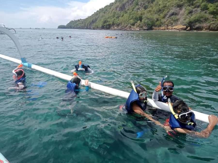Blue Lagoon and Tanjung Jepun Snorkeling Tour - Tanjung Jepun: clownfish hunting in calm, shallow water
