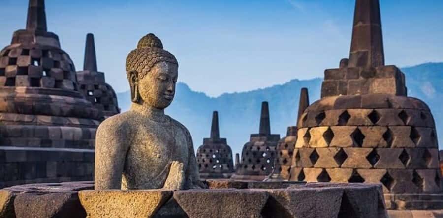 "Borobudur and Prambanan: A Cultural Odyssey" - The 15-minute free explore at Borobudur: where to focus