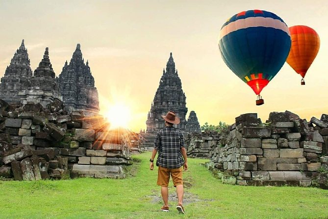 Borobudur Climb To The Top, Prambanan Temple And Ramayana Ballet - Borobudur Temple: climbing to the top and reading the carvings