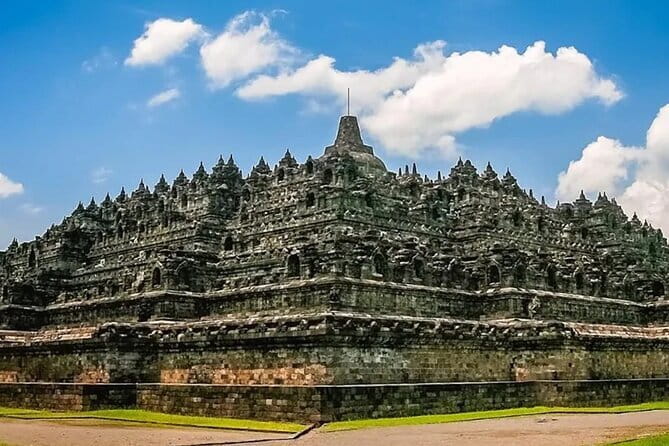 Borobudur Climb Up and Selogriyo Temple Rice Terraces Trekking - Why this Borobudur + Selogriyo combo works so well