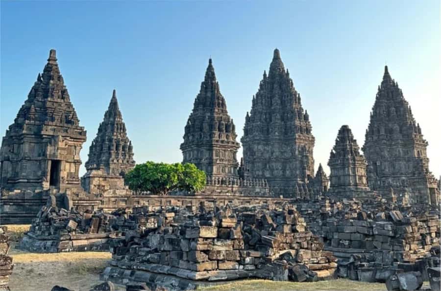 Borobudur Climb-up & Prambanan Day Tour (Tickets Guarantee) - What you should pack for this day trip (heat, rain, and comfort)