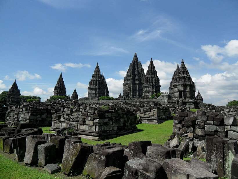 Borobudur Climb-up & Prambanan Day Tour with Lunch & Tickets - Price and Value: Is $120 Worth It?