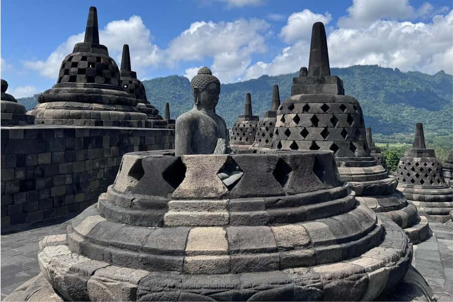 Borobudur Climb-up & Prambanan Private Tour All Inclusive - Prambanan With Direct Access: Hindu Stone Storytelling in One Complex