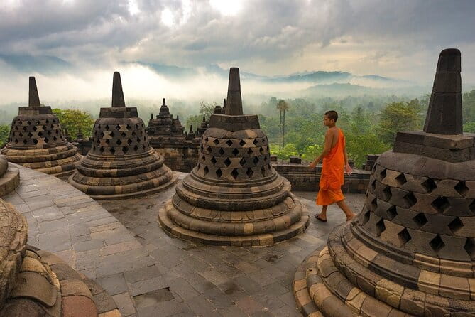 Borobudur Full Climb Up Access and Selogriyo Rice Terrace Tour - Practical tips you’ll be glad you packed
