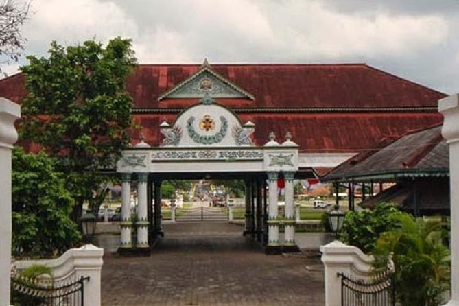 Borobudur & Prambanan in Yogyakarta, train to Malang, hike Bromo & Ijen // 4D3N - Java on fast-forward: Yogyakarta to Malang without wasting a day