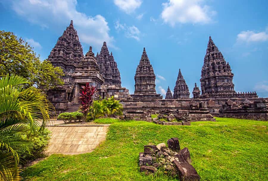 Borobudur &Prambanan Temple Tour Guaranteed Climb to the top - Quick reasons this tour works