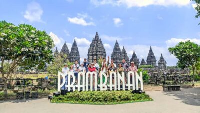 Borobudur &Prambanan Temple Tour Guaranteed Climb to the top - Starting with the temple views: how the pickup and transport help