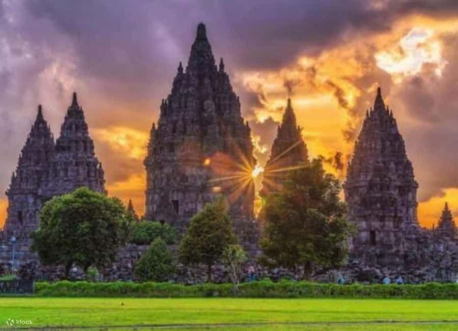 Borobudur &Prambanan Temple Tour Guaranteed Climb to the top - The guides make the difference: Aan and Dwi, and why it matters