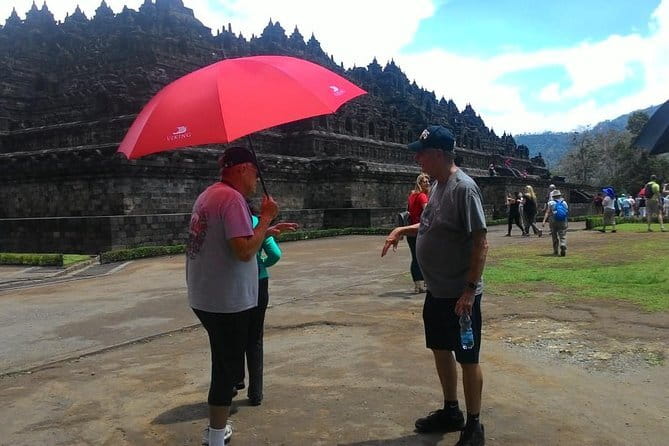 Borobudur Private Excursion From Semarang (Upper level access) - Lunch and souvenirs at Borobudur Silver Mungkid