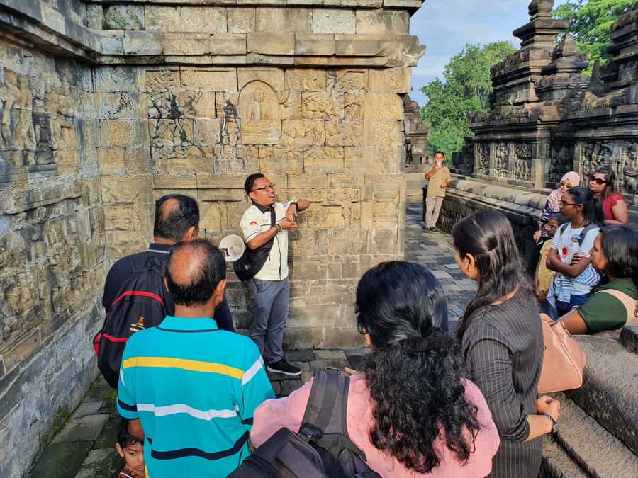 Borobudur Real Half Day Tour No Hidden Cost - Mendut and Pawon: the smaller temples that make the main one click