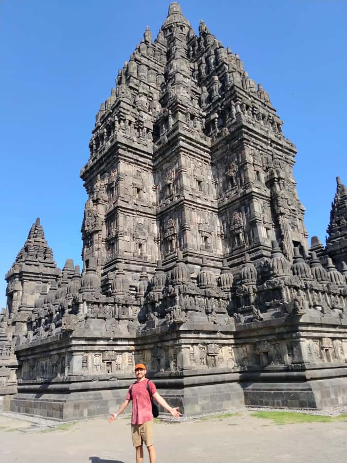 Borobudur Structure, Sunrise Stumbu & Prambanan. - What to bring: small items that save the day