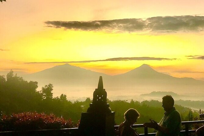 Borobudur Sunrise from Setumbu Hill and Great temples tour - Sunrise first: Punthuk Setumbu at dawn