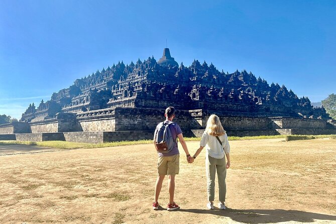 Borobudur Sunrise from Setumbu Hill and Great temples tour - Candi Mendut: a quieter Buddhist reset to end the day