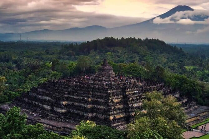 Borobudur Sunrise From Setumbu Hill, Prambanan Tour and Transport - Prambanan Temple Complex: Shiva, Brahma, Vishnu, and Those Towers