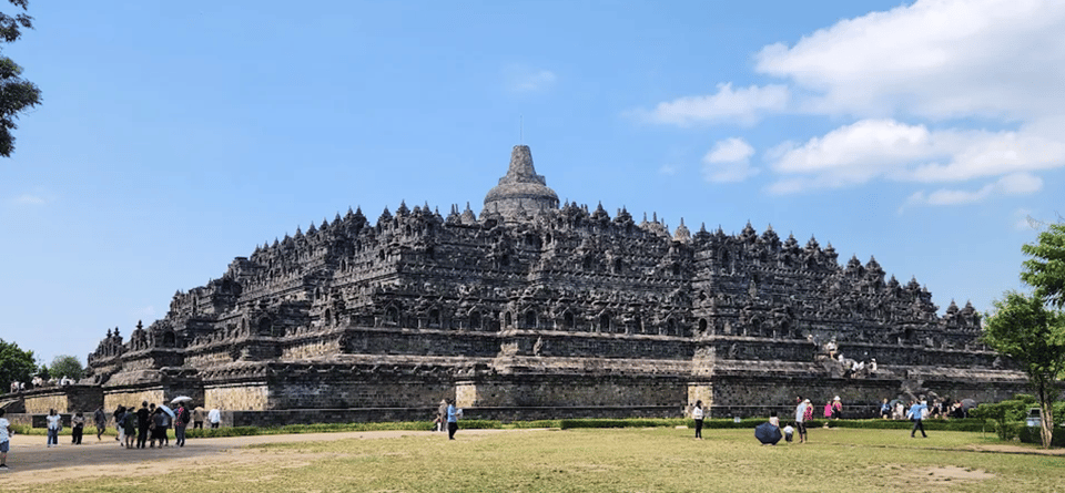 Borobudur sunrise in Stumbu Hill, Chicken Church, Borobudur - The Role of the Driver (English Guide + Photo Help)