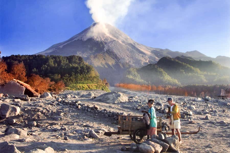 Borobudur Sunrise, Merapi Volcano & Prambanan Full Day Tour - Why This Tour Works: One Morning, Two Temples, One Volcano