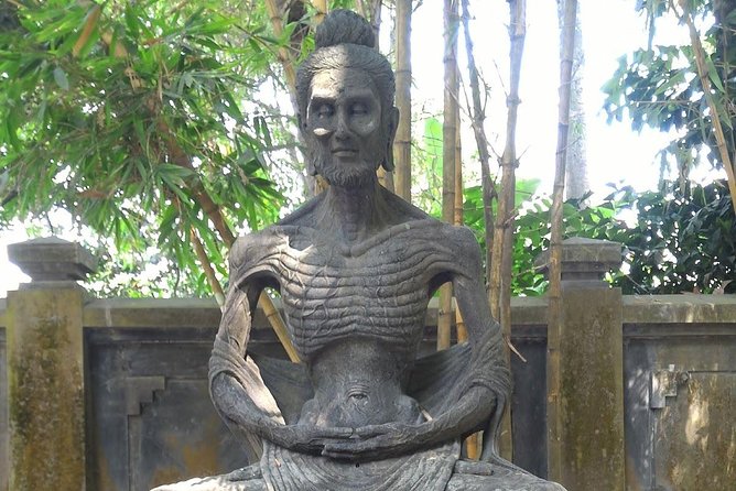 Borobudur Temple Climb To The Top & Prambanan Temple - 1 day tour - Borobudur top access: why this day starts differently