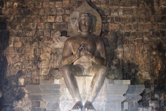 Borobudur Temple Climb To The Top & Prambanan Temple - 1 day tour - Prambanan in two hours: what you can see without rushing