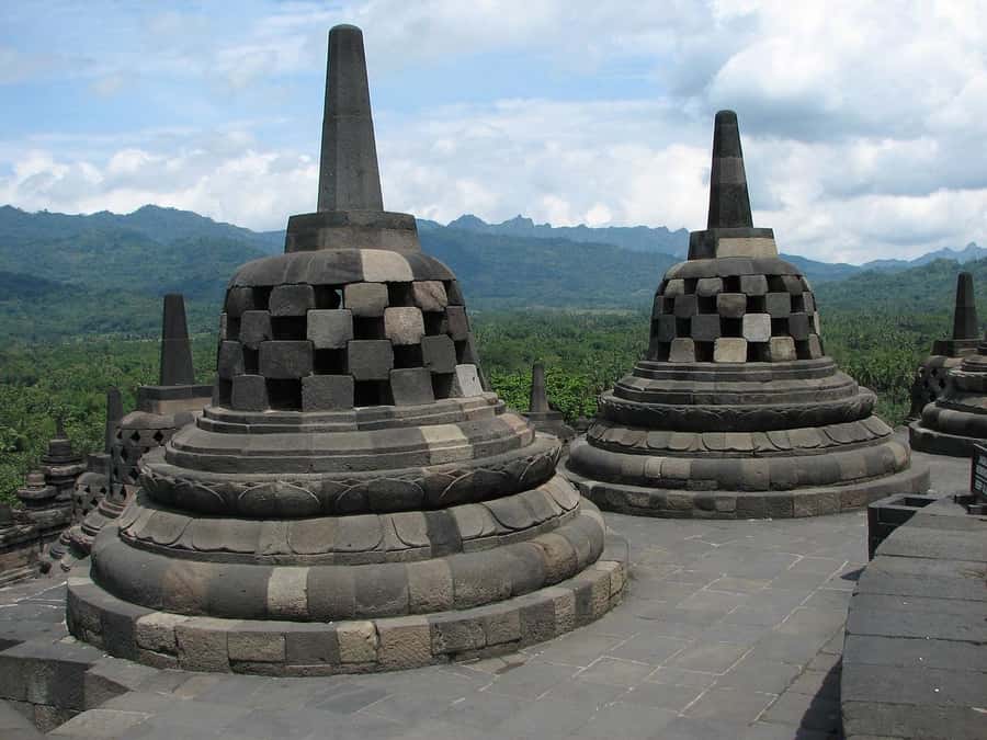 Borobudur Temple full access with guaranteed climb tickets - Practical tips for your Borobudur climb day