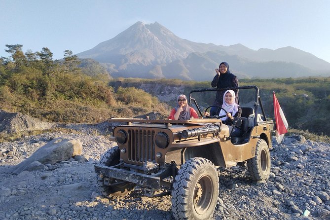 Borobudur(climb up), Merapi Volcano and Prambanan Temple Tour - Timing and food: the part most people underestimate