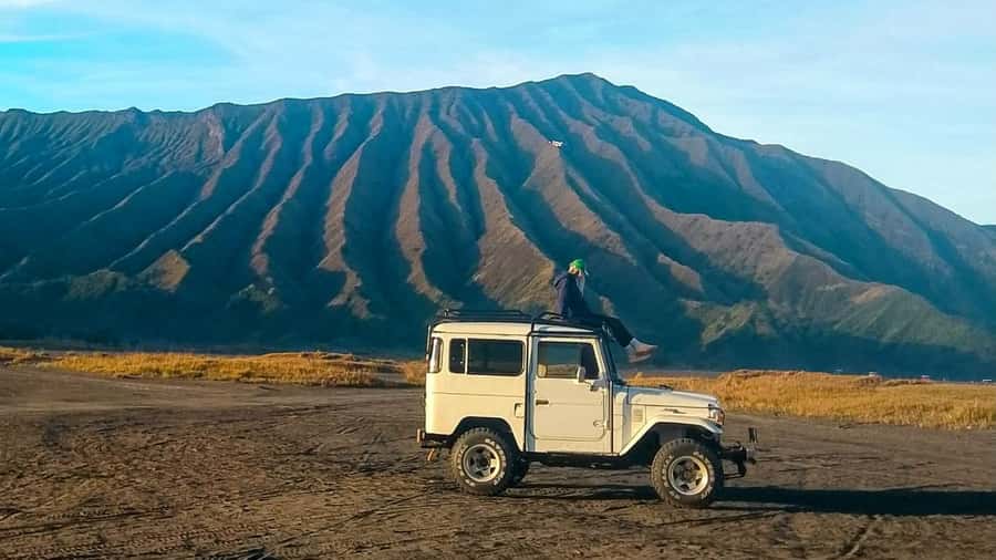 Bromo: Private Sunrise and Crater Exploration - The crater approach: what “moderate hike” really means