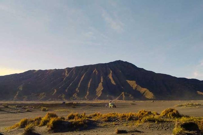 Bromo sunrise tour - start Surabaya // 1 day - Gunung Penanjakan: coffee, cold-dark waiting, and first light over Bromo