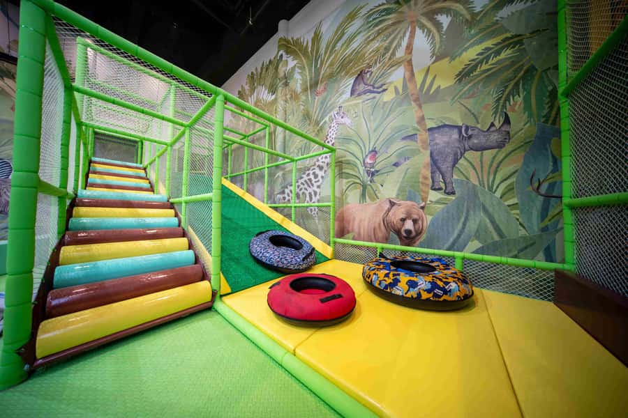 Canggu: Entry Ticket to Mai Main Indoor Playground - Mini farm and pet friends: what animal time adds
