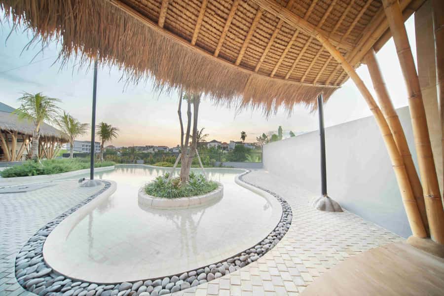 Canggu: Entry Ticket to Mai Main Indoor Playground - Taking a breather: restaurants and parent-friendly downtime