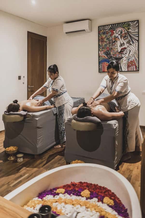 Canggu: Massage and Spa Experience at Svaha Spa Berawa - Traditional Balinese Massage: palm and thumb pressure for tension
