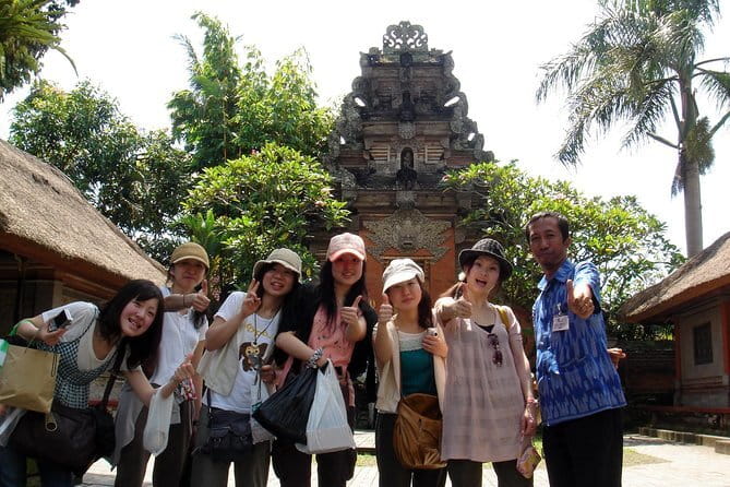 Charter a car with driver in Bali - Why this Bali car charter works so well from Jimbaran