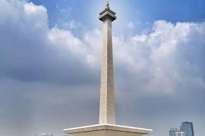 City Tour Jakarta - Jakarta Cathedral and Istiqlal Mosque: Two Big Landmarks, One Guided Day