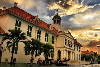 City Tour Jakarta - Fatahillah Square and the Fatahillah Museum: A Concentrated Slice of Old Jakarta