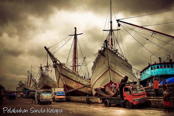 City Tour Jakarta - Transportation, Water, and Timing: What the Day Actually Feels Like