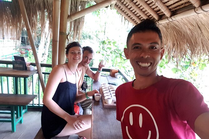 coconut wine and coffee safary tour - Stop 2: Bresela Rice Fields, Tuak Harvesting, and Coconut Wine