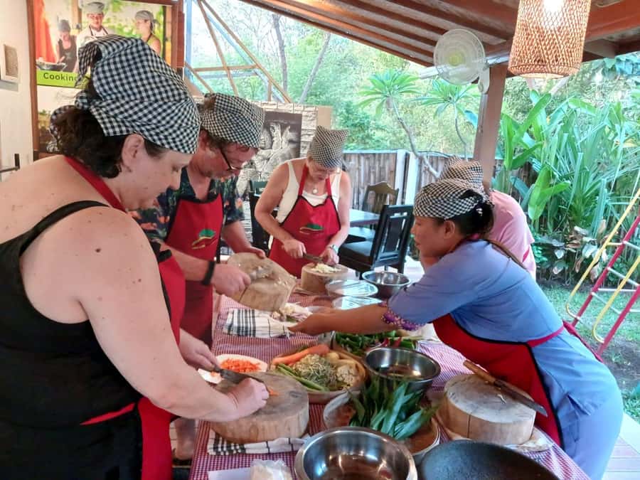 Cooking Class 3 Courses Balinese Dishes - Timing that fits your day: lunch at 11:00 or dinner at 17:00