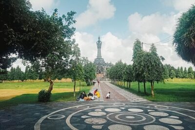 Denpasar City Tour - Hotel pickup and the traffic reality in South Bali