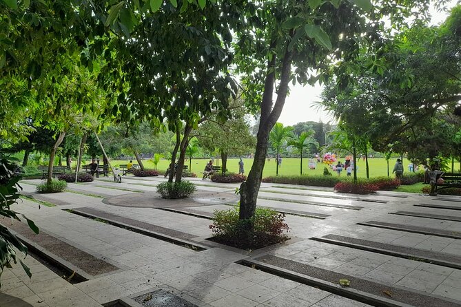 Denpasar City Tour - Bali Art Center (Taman Budaya): woodcarving and modern art in a traditional setting