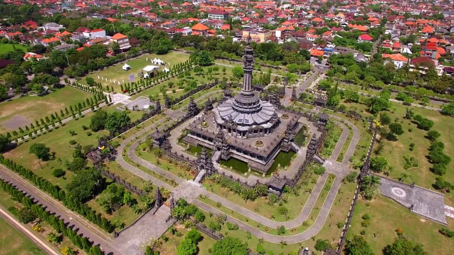 Denpasar: Museum, Traditional Market and Food Tasting Tour - What to pack and how to handle the market heat