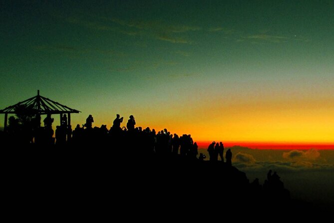 Dieng Plateau with Sikunir Sunrise Full-Day Tour - Sikidang Crater: Sulfur Steam, Angry Mud, and Moon-Like Terrain