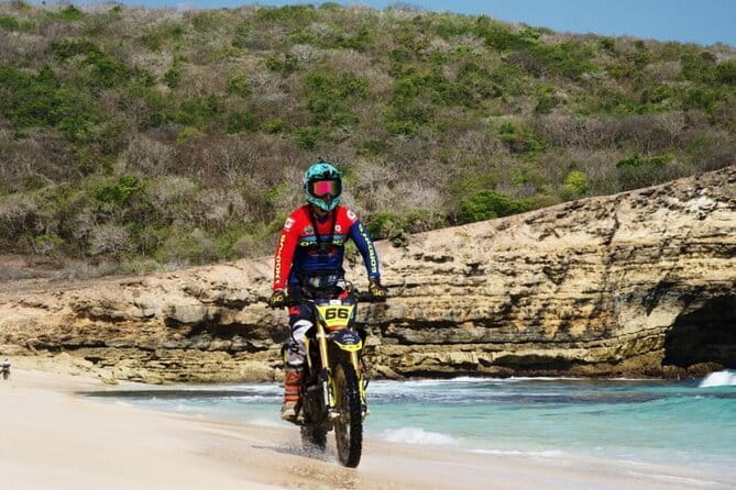 Dirt Bike Adventure at Kuta Lombok - Stop 5: Lunch at a local restaurant so you can actually enjoy the afternoon