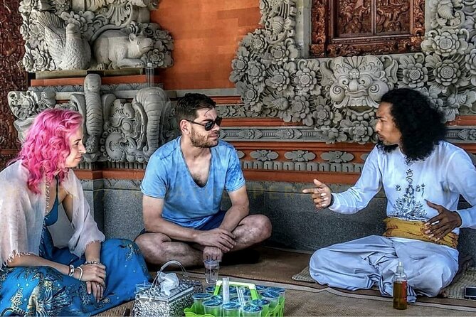 Discover Balinese fortune telling with convenient on-call service - On-call fortune telling in Ubud: palmistry, family readings, counseling