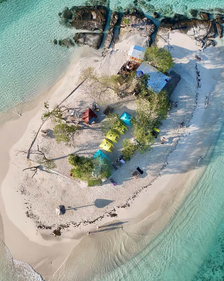 "Discover Gili Nanggu: A Secret Island Escape Awaits You!" - Gili Sudak: Clear Water, Beachside Lunch, and Time to Float Again