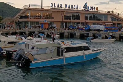 Early Bird Speedboat Group Tour : Explore Komodo Ahead of Crowds - Labuan Bajo Harbor Check-In: Fast, Straightforward, No Drama
